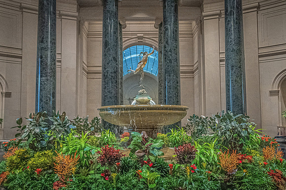 Grandeur at the National Gallery: Sculptural Fountain Amidst Marble